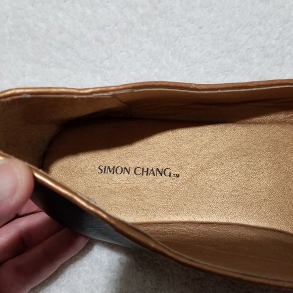Simon Chang black with gold flat shoes - Picture 7 of 8